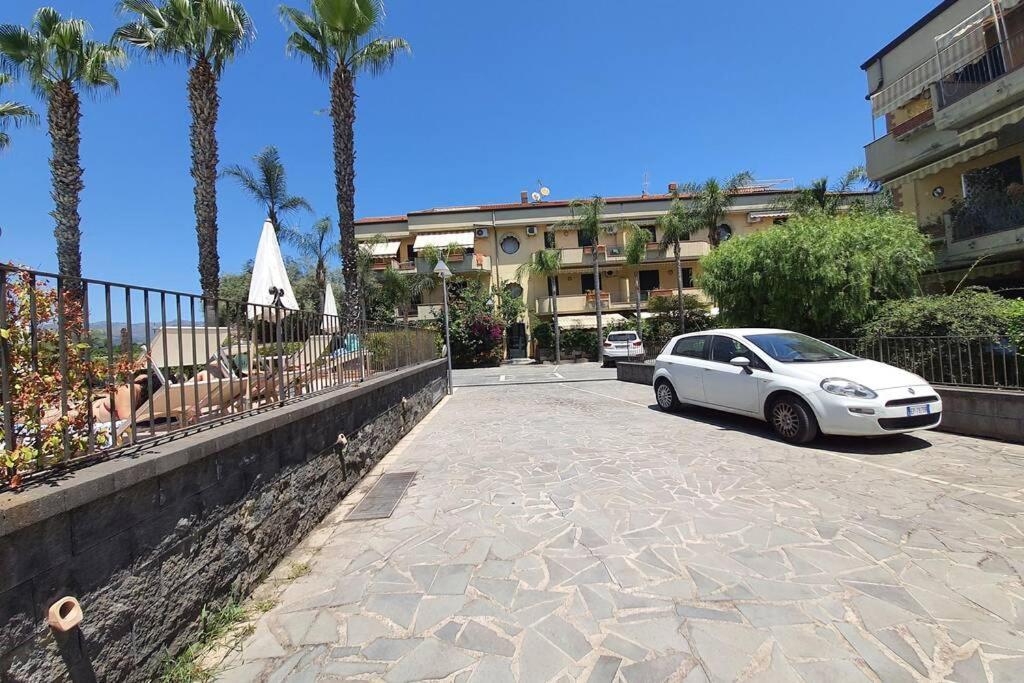 Apartamento Sicilia, Mansarda Le Due Terrazze Mascali Exterior foto